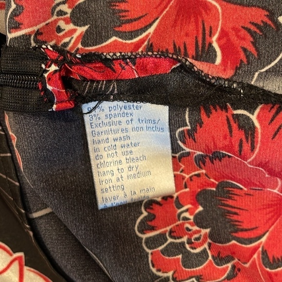 Ricki’s sz 10 black/red/gold floral pattern & styling reminiscent of kimono - Picture 7 of 12